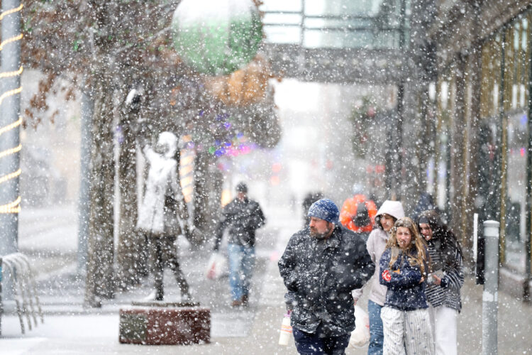 Winter ‘cyclone’ hampers holiday travel